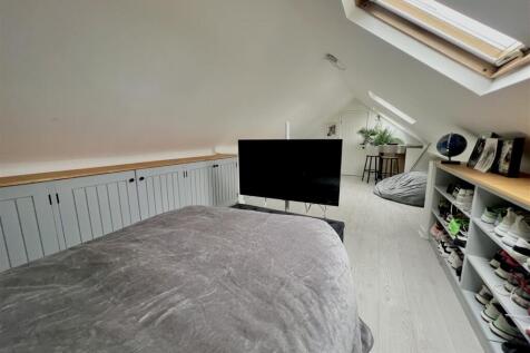 LOFT ROOM