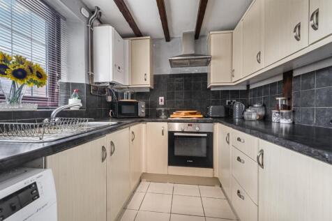 2-bed-hatherley1.jpg