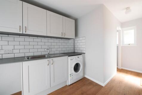 6 Meadow Way, Hitchin-10.jpg