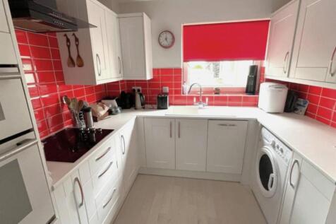 Kitchen 1.jpg
