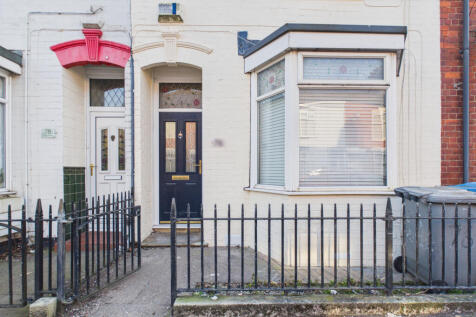 2-Bedroom Terraced Property with Additional Loft 
