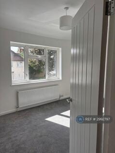 Valence Wood Road, Dagenham, RM8 photo 4
