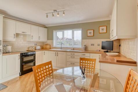 9 Harley Way-11.jpg