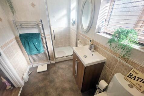 Bath/Shower Room