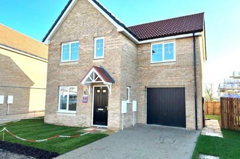 3-bed detached on Worton Crescent, Hartburn, £1,200/mo