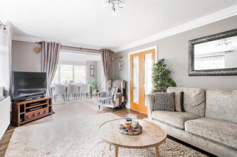 Living Room-3.jpg