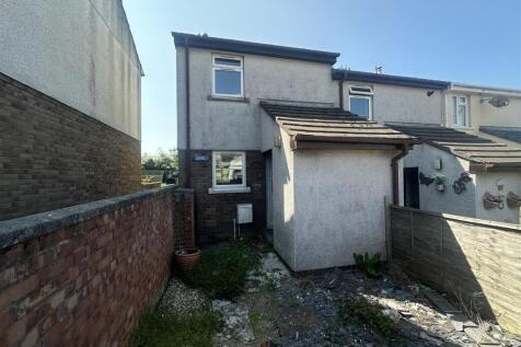 St Columb, TR9 - property photo