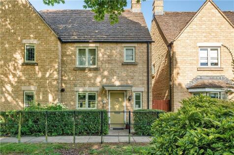 1 Dowding Close