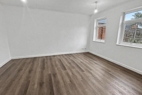 Cyril Child Close, Colchester, Essex photo 3
