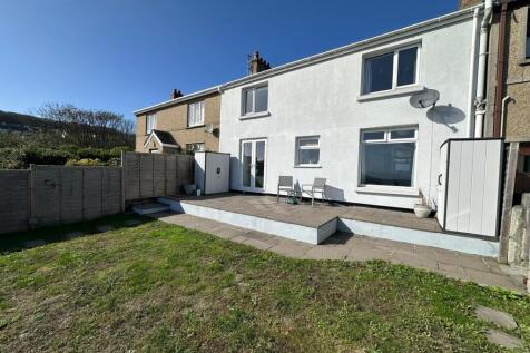 4 Bedroom Mid Terraced House for Sale