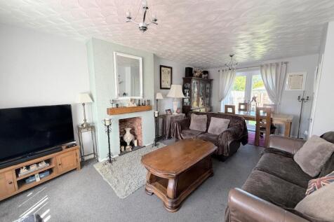 OPEN PLAN DINING LOUNGE