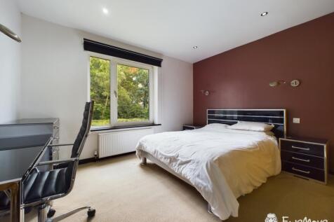 CAM02877G0-PR0053-STILL019