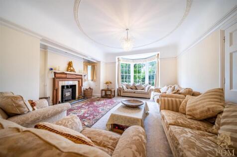 25044- 20 Arlington Drive_023.jpg