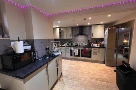 brudenell-avenue-ls6-1hd-1061041