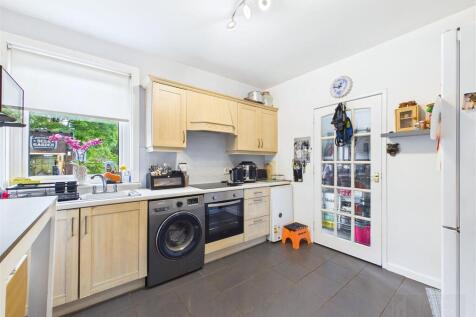 Kitchen / Dining