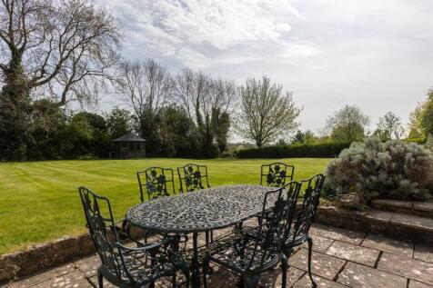 Terrace &amp; Garden