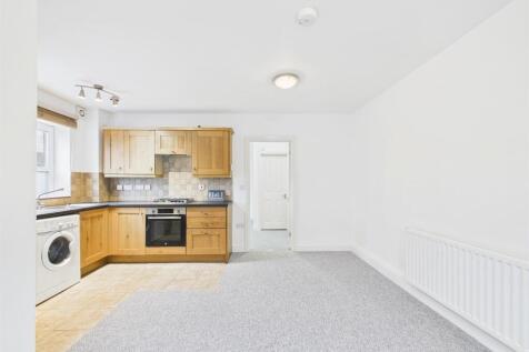2 - One-bedroom flat for Auction, Southville.jpg