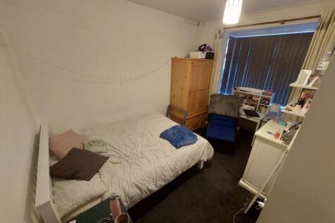 7-bed house on Harrington Drive, Nottingham, £4,095/mo