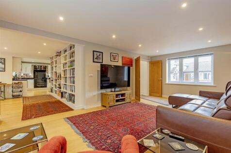 Reception Room-1.jpg