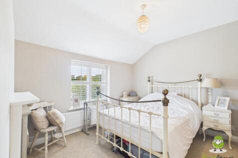 EweMove Estate Agents Basingstoke - Upper Sherbour