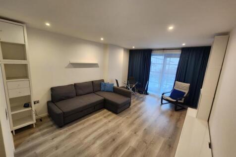 Living area.jpg