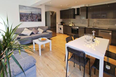 6-bed detached on Cardigan Road, Bournemouth, BH9, £3,600/mo