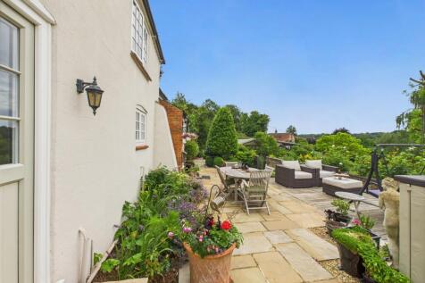 CAM02909G0-PR0442-STILL024