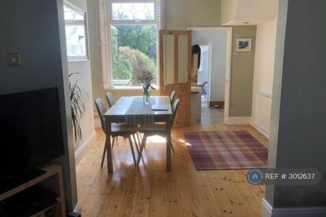 Open Plan Living Room/Kitchen