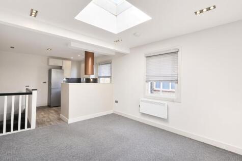 Wellington Passage, Wanstead, Redbridge, London photo 4