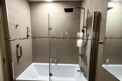 Davenport Road, Earlsdon Ensuite 1.jpeg