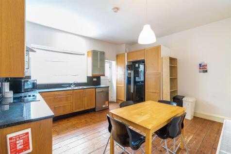 Available June 2027 - £149pppw - Gladstone Tce - Sandyford photo 3