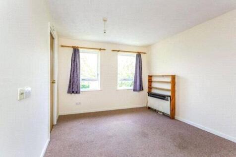 Celia Close, Waterlooville, Hampshire, PO7 photo 3
