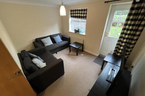 4-bed house on Adam Dale, Loughborough, £2,513/mo