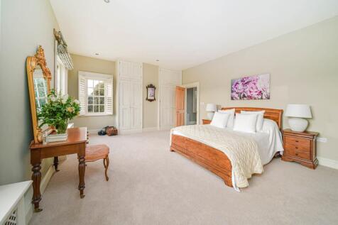 Principal Suite 27.jpg