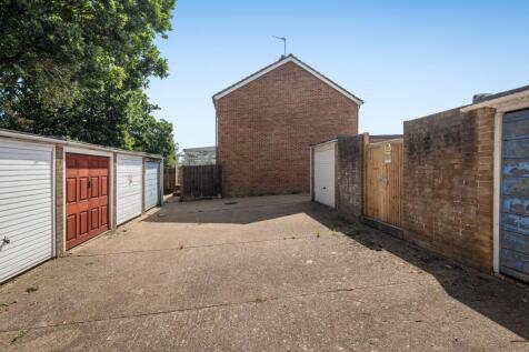 Lock-Up Garage (brown door)