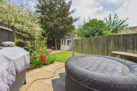 CAM04968G0-PR0050-STILL009