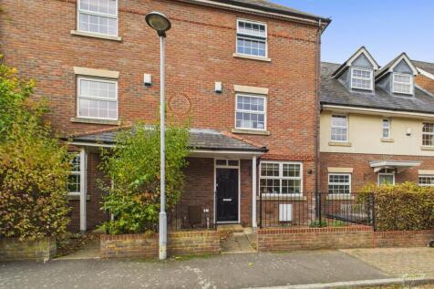 CAM02127G0-PR0360-STILL002