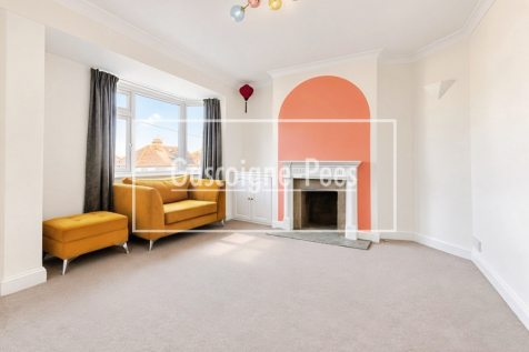 Alberta Avenue, Cheam, Sutton photo 2
