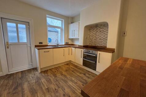 Kitchen 2.jpg