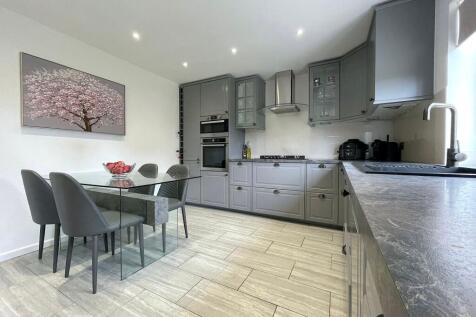 Kitchen/Dining Room (6)