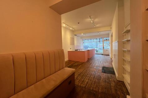 Retail Property (high street) to rent Image 7
