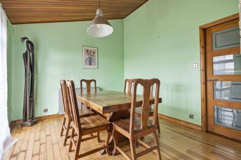 4 bed, 2 bath Detached Bungalow in Cardiff - Photo 16