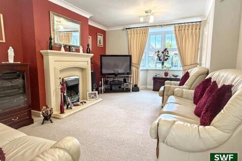 THROUGH LIVING / DINING ROOM