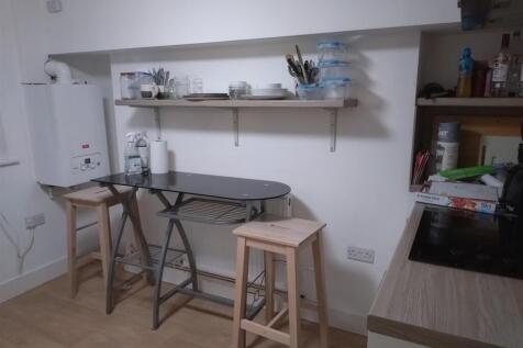 Kitchen1.jpg