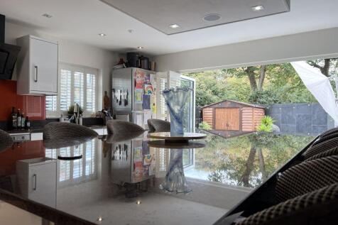 Feature Diner/ Outside