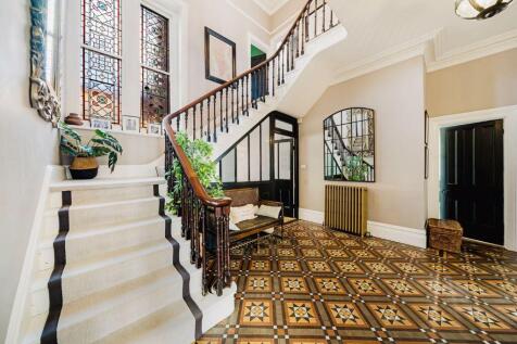 5 bed, 3 bath Detached in Bristol - Photo 10