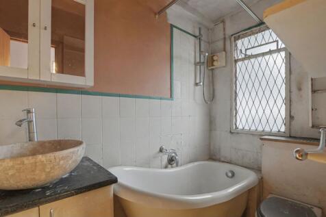 54 Pullman Court, Streatham Hill, Streatham, London SW2 4ST