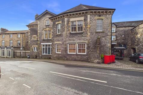 2 Royal House 