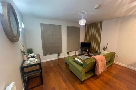 Q4 apartments, Apartment 14, 185 Upper Allen Stree