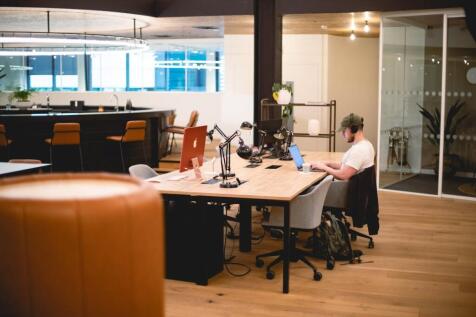 Airborne Meeow Entrance Podcasting23.jpg